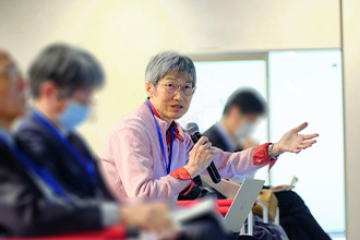 篭島充氏