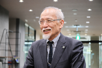 堂前洋一郎氏
